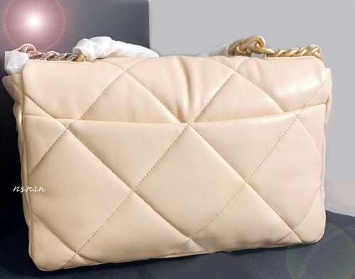Ivory beige quilted bag